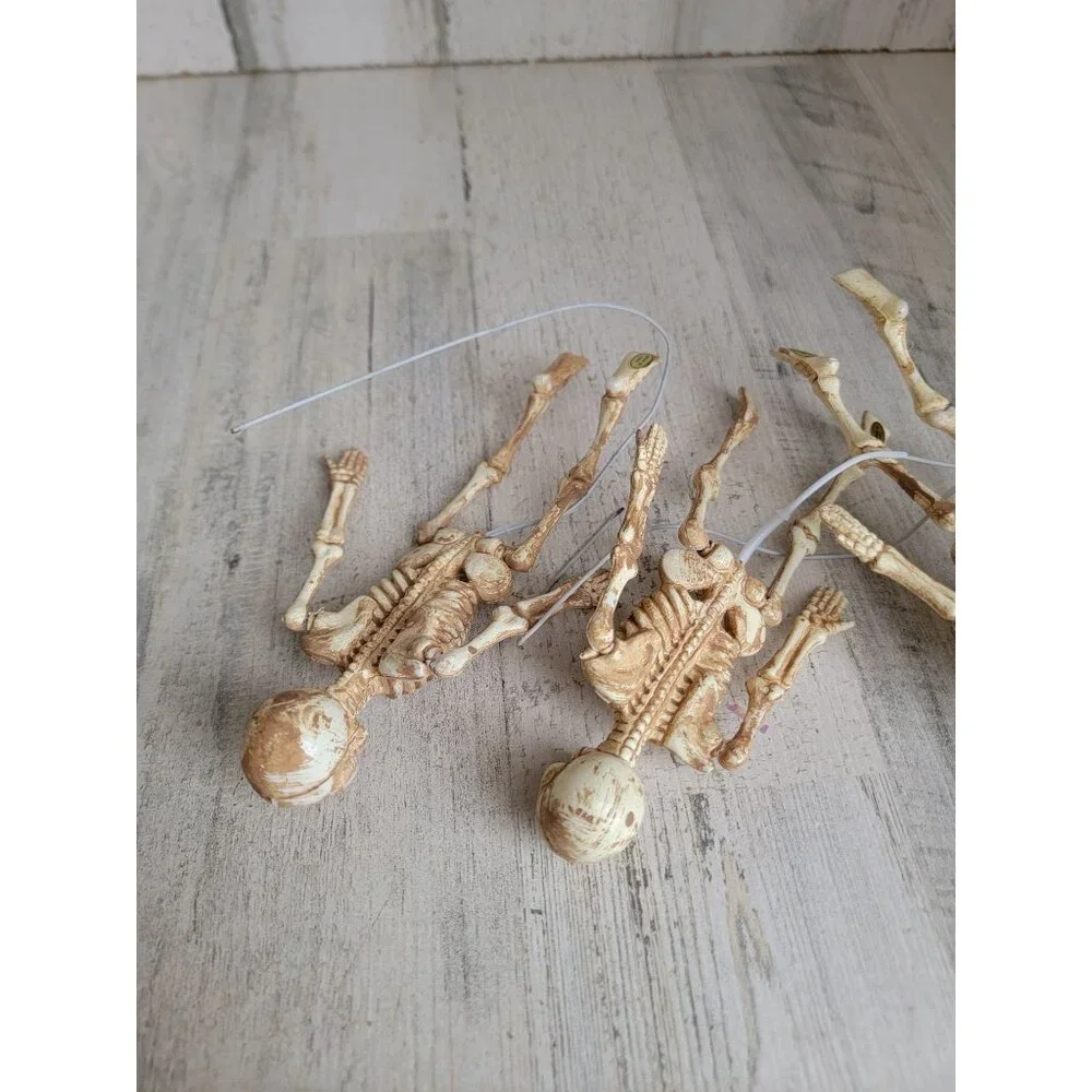 Skeleton mini upside‎ down hanging Halloween set unique